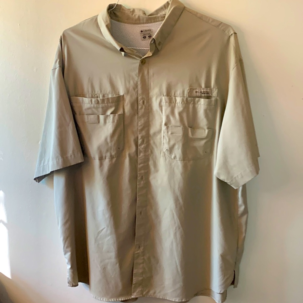 Columbia brand fishing shirt. Size 2 XL. Has vented back.